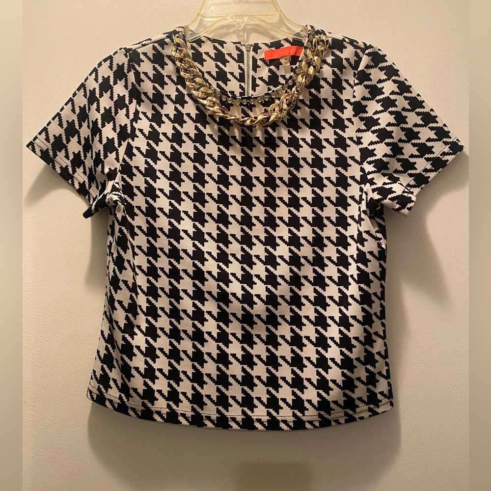 Black & white houndstooth top